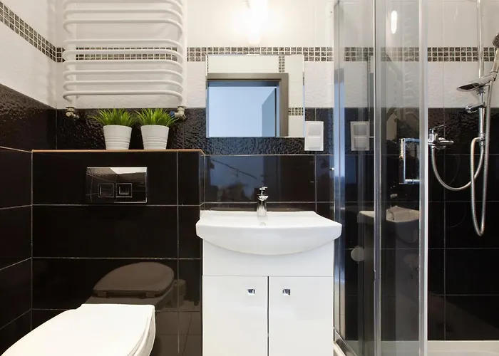 Rj Chrobrego 79 Hostel *